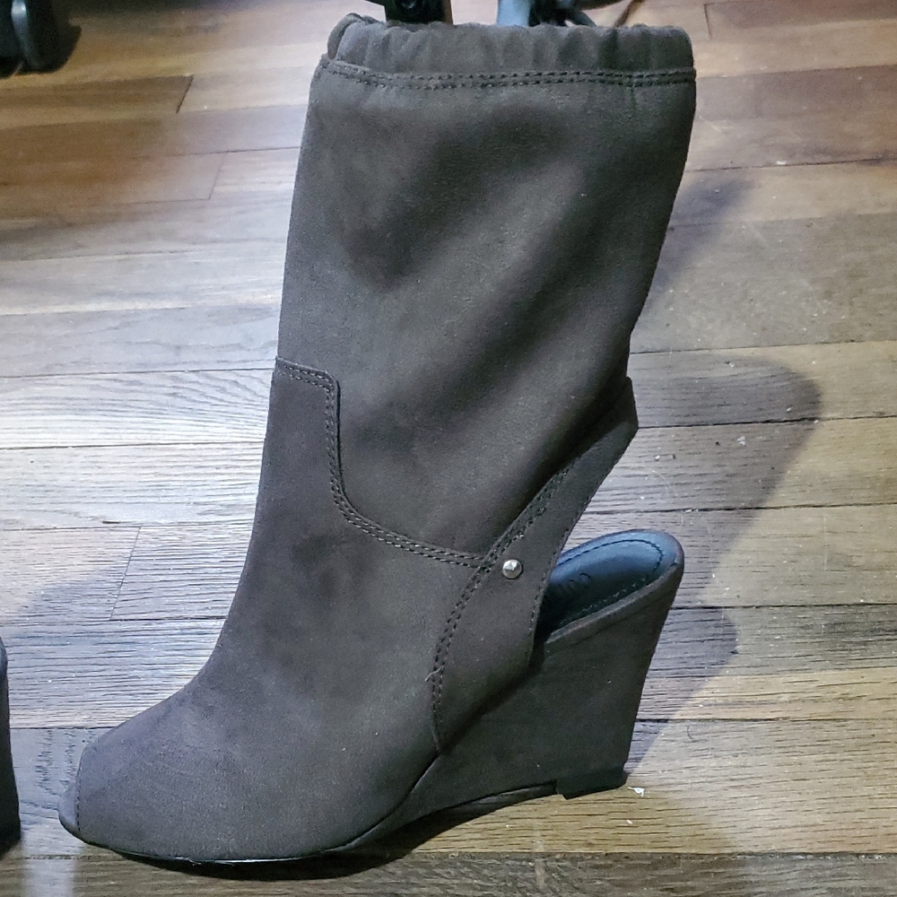 Colin Stuart Wedge Heel Boots